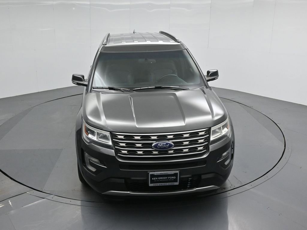 Certified 2017 Ford Explorer XLT w/ Equipment Group 202A FWD image 40