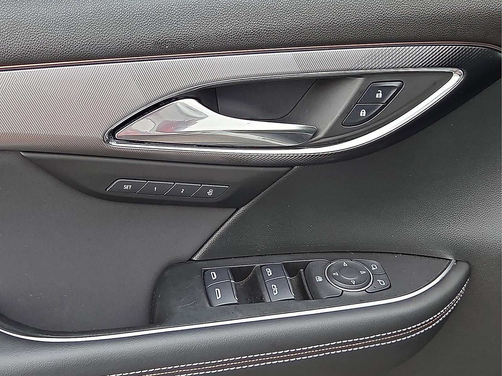 Used 2025 Buick Envision Sport Touring AWD/4WD image 13