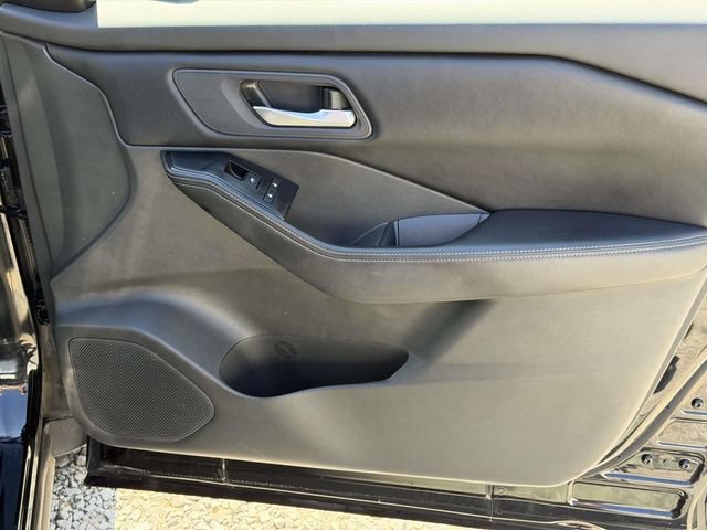 Used 2024 Nissan Rogue SV FWD image 10