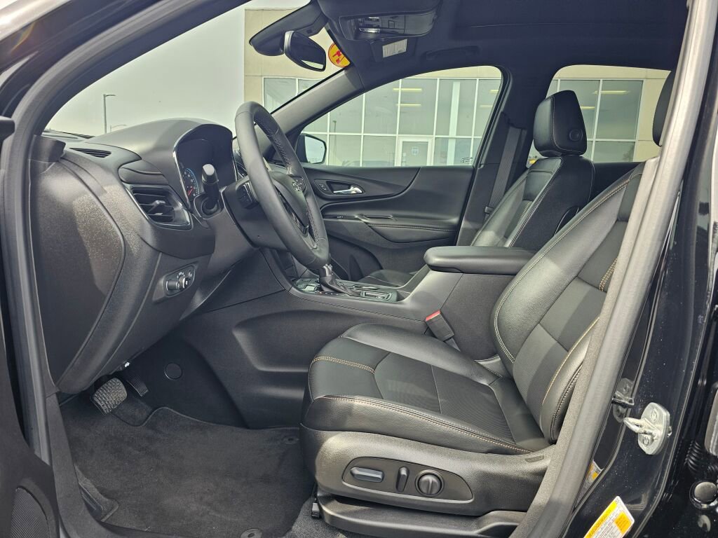 Used 2024 Chevrolet Equinox Premier image 11
