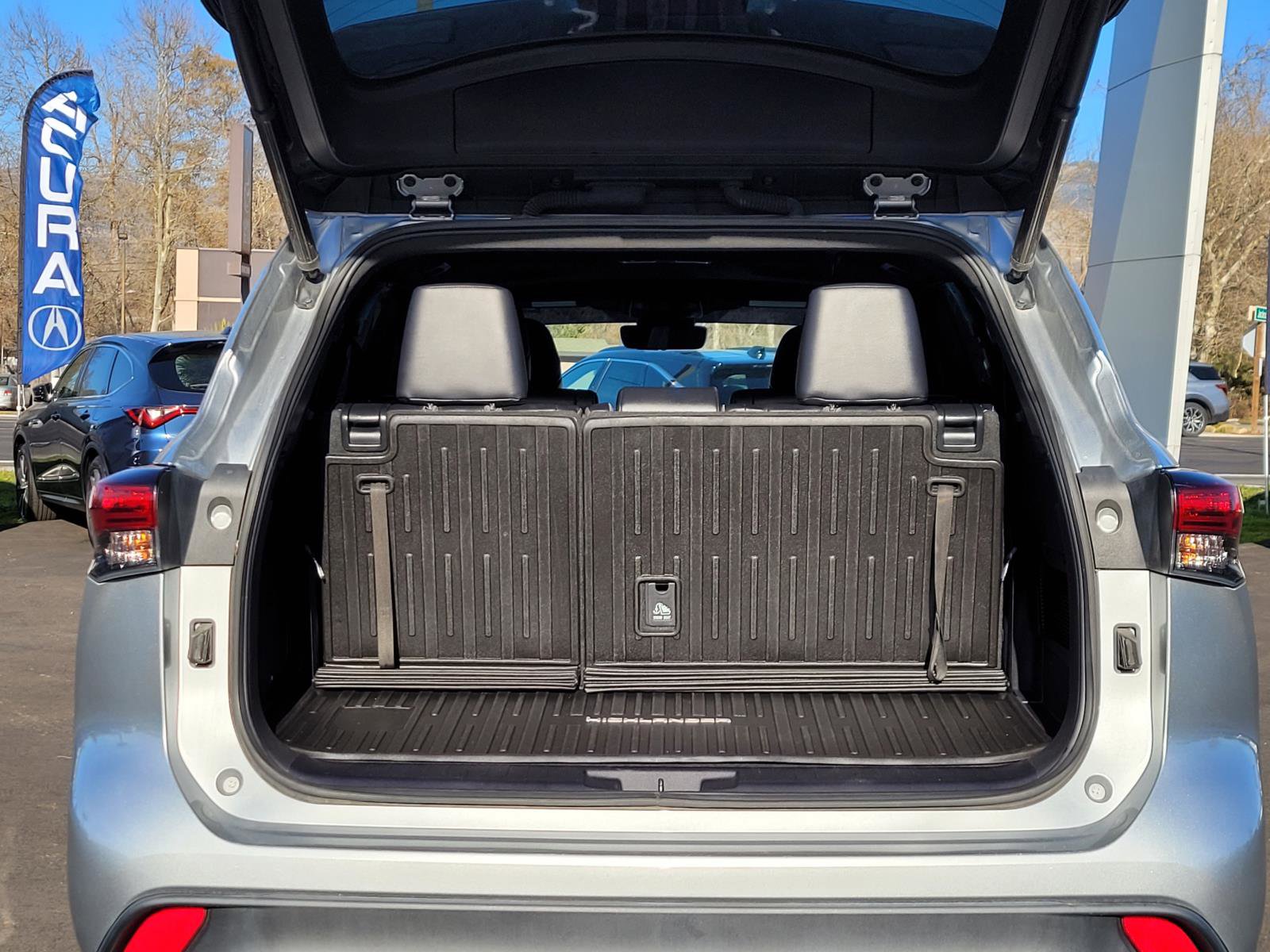 Used 2022 Toyota Highlander XSE image 34