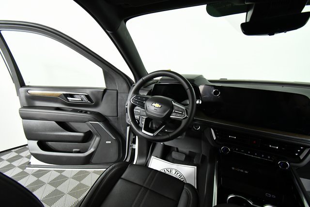 Certified 2025 Chevrolet Suburban High Country image 19