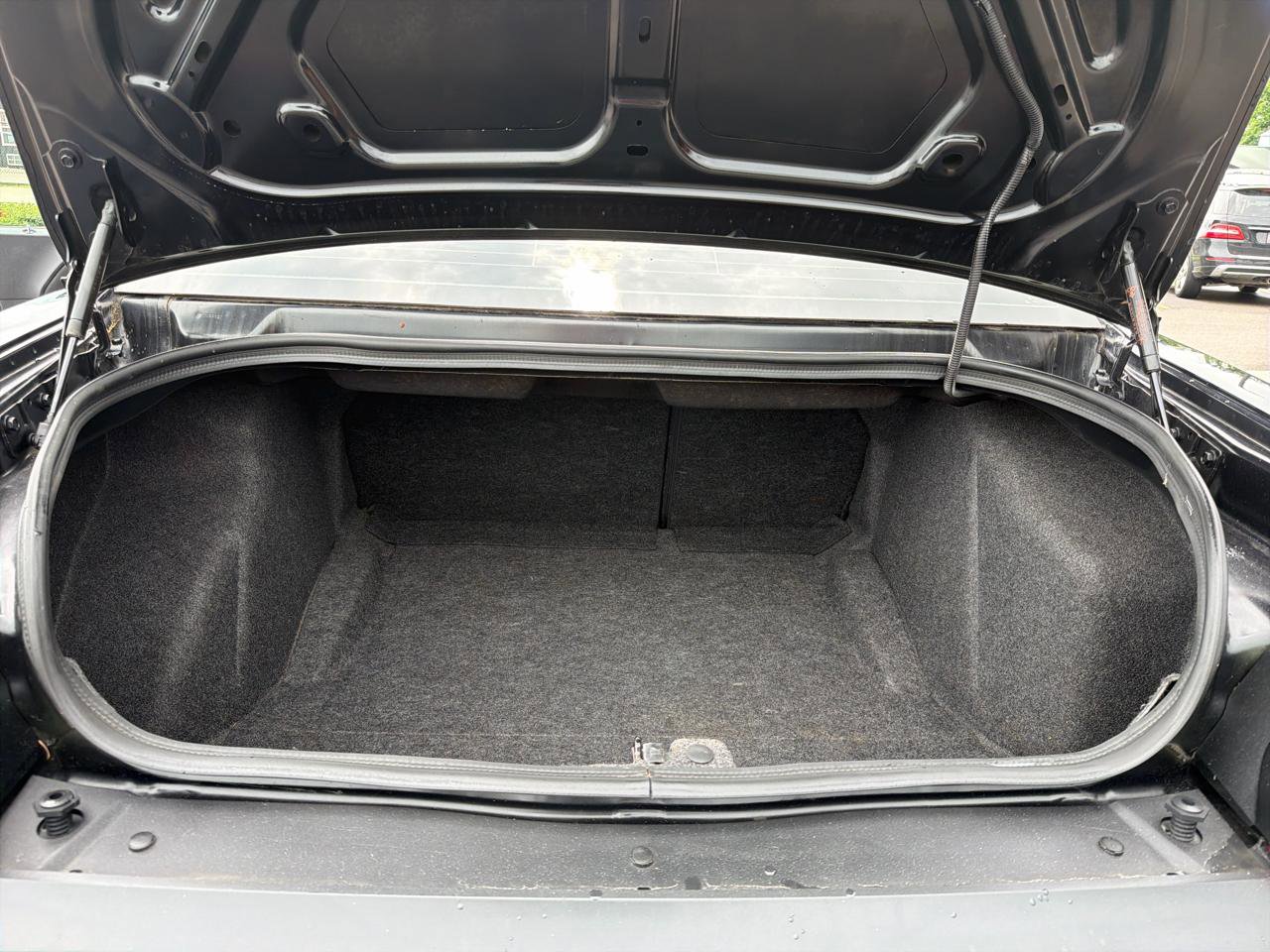 Used 2009 Dodge Challenger R/T RWD image 17