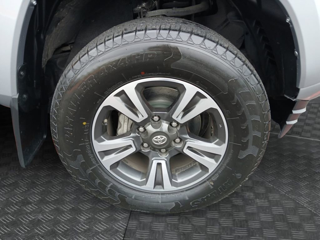 Used 2019 Toyota Tacoma TRD Sport w/ Technology Package RWD image 23