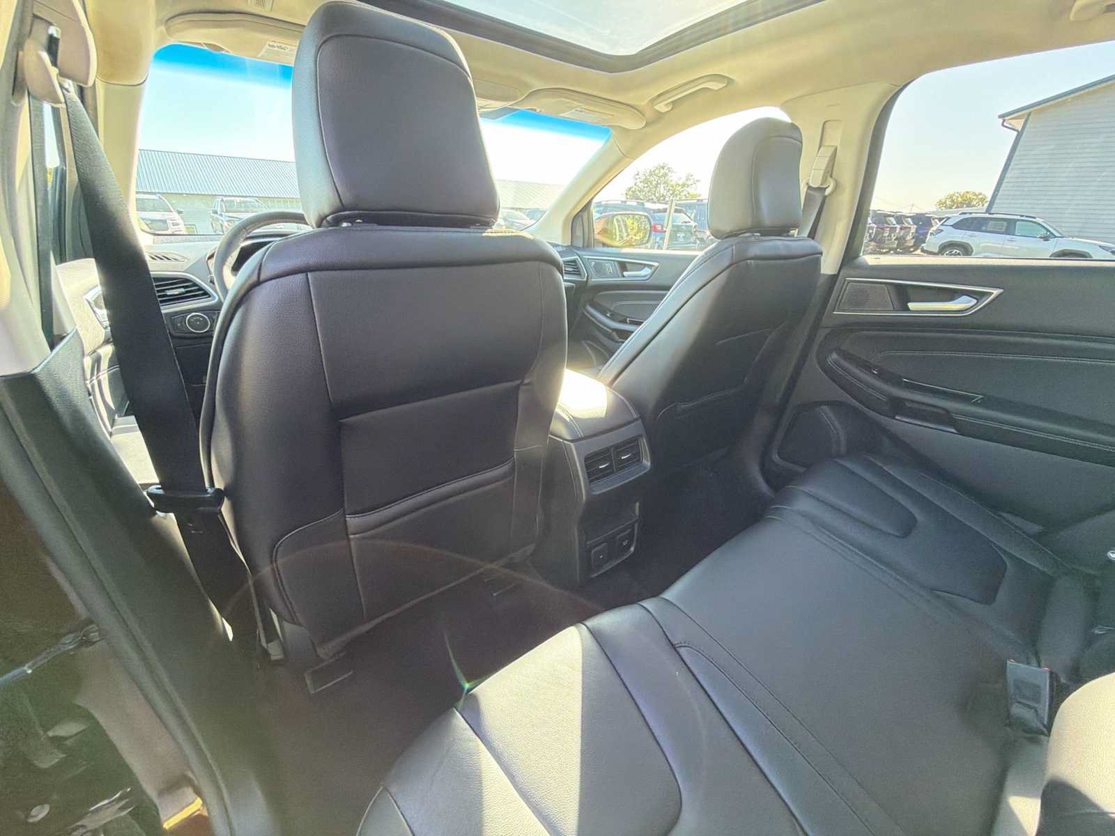 Used 2020 Ford Edge Titanium AWD/4WD image 15
