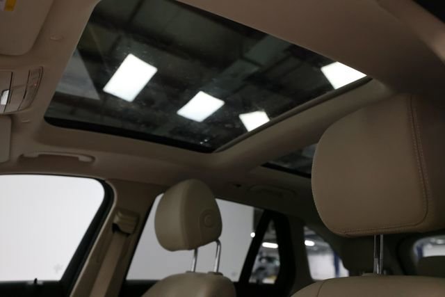 Used 2022 Mercedes-Benz GLC 300 4MATIC w/ Premium Package Lite image 19