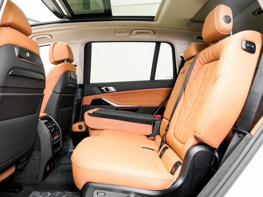 Used 2026 BMW X7 xDrive40i image 24