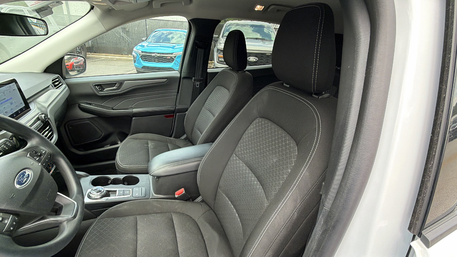Used 2025 Ford Escape Active AWD/4WD image 16