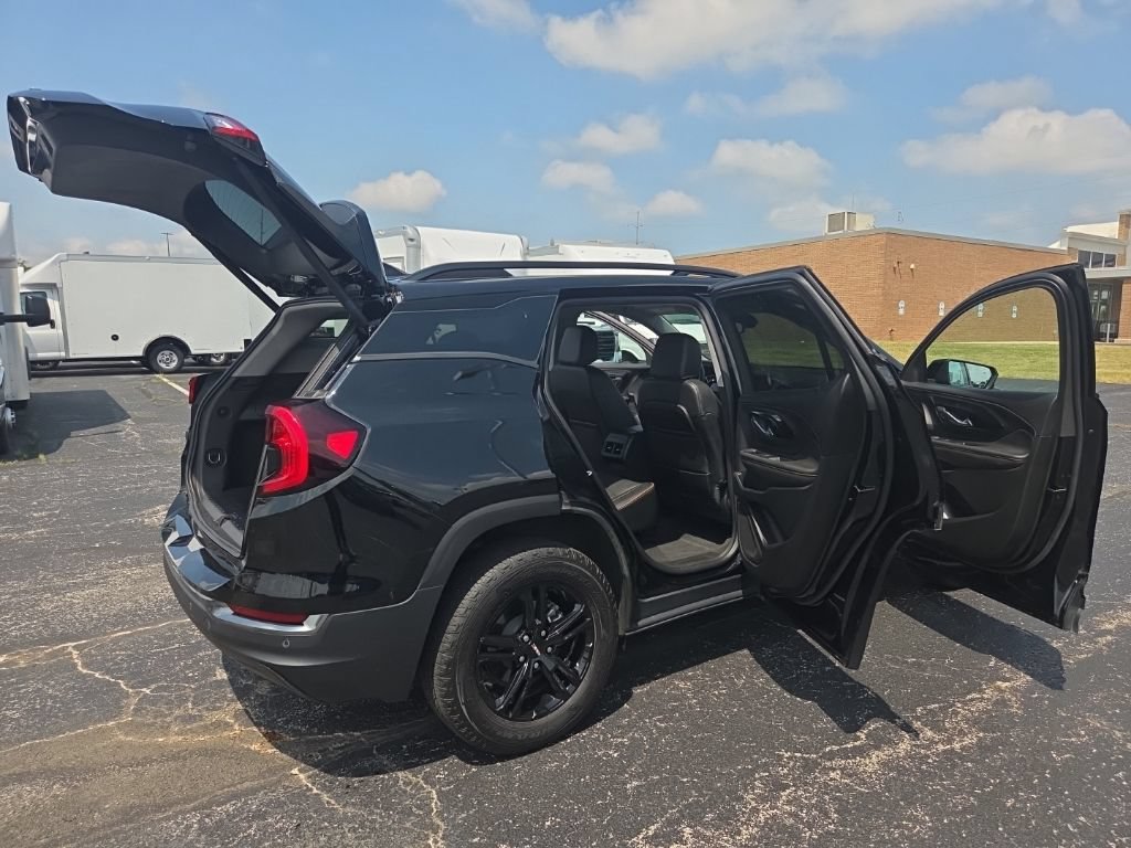 Used 2023 GMC Terrain AT4 w/ Tech Package AWD/4WD image 23
