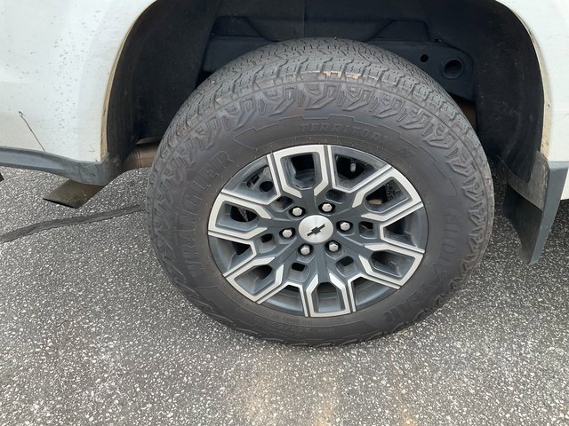 Used 2024 Chevrolet Colorado Z71 w/ Z71 Convenience Package 2 image 10