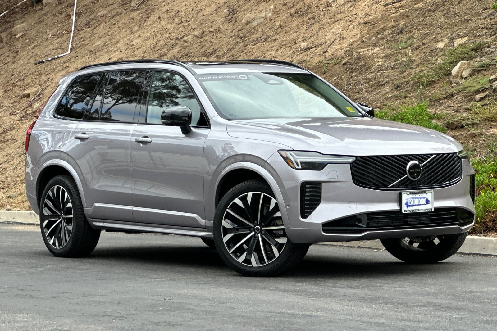 Certified 2026 Volvo XC90 T8 Ultra w/ Protection Package AWD/4WD image 2