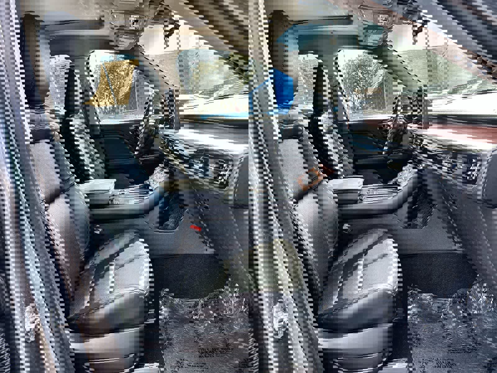 Used 2024 Lincoln Aviator Reserve AWD/4WD image 14