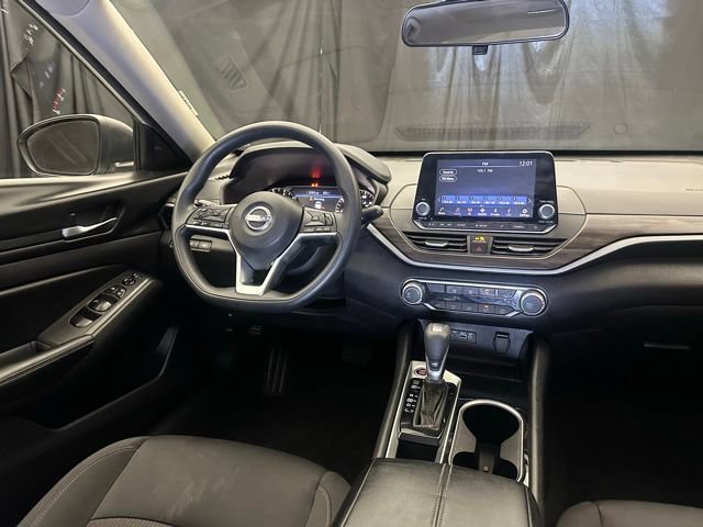 Used 2024 Nissan Altima 2.5 SV FWD image 20