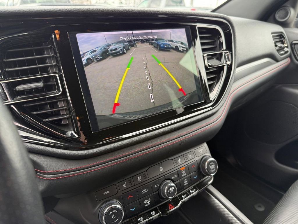 Used 2024 Dodge Durango GT image 17