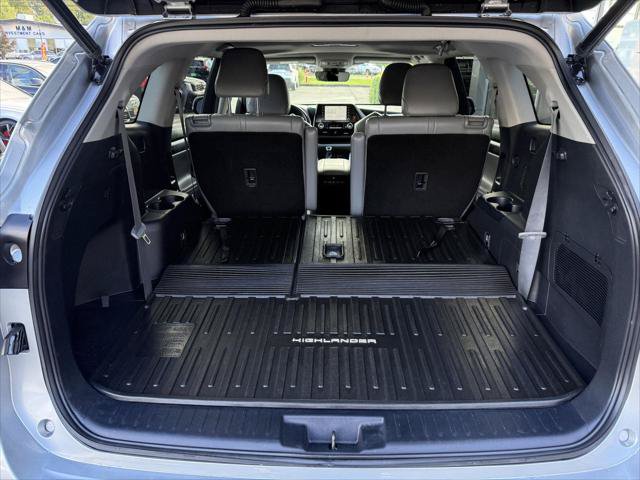 Certified 2021 Toyota Highlander XLE AWD/4WD image 19