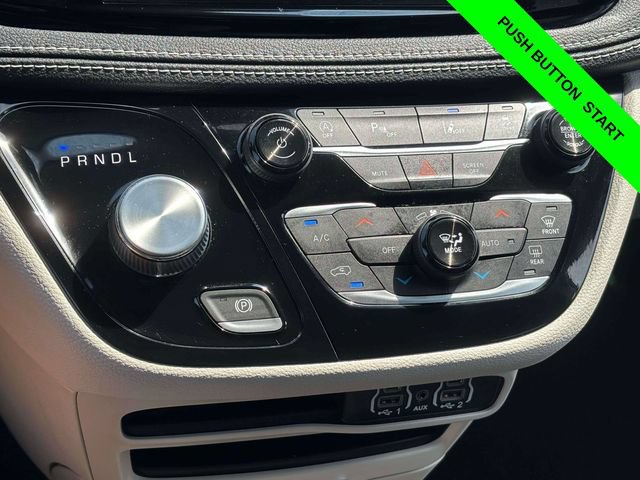 Used 2023 Chrysler Pacifica Touring-L FWD image 18