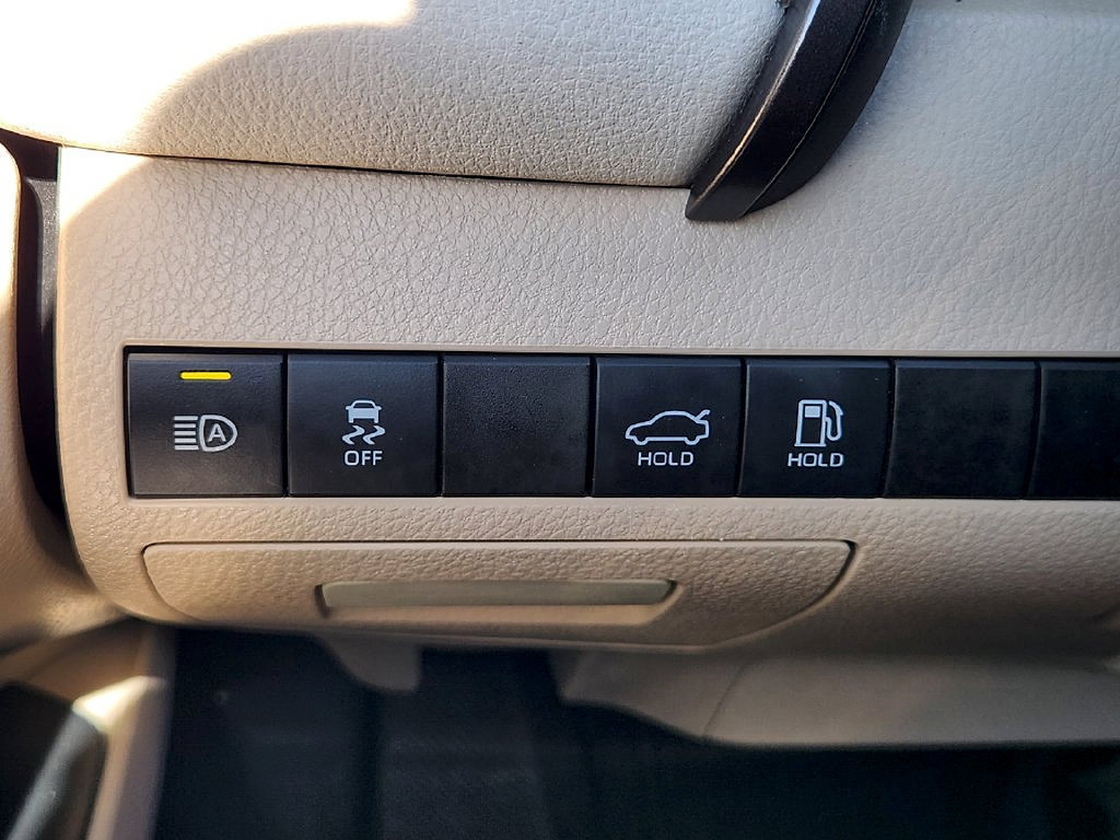 Used 2020 Toyota Camry LE w/ Fleet Convenience Package FWD image 21