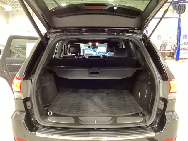 Used 2014 Jeep Grand Cherokee Overland w/ Mopar Chrome Edition Group AWD/4WD image 15
