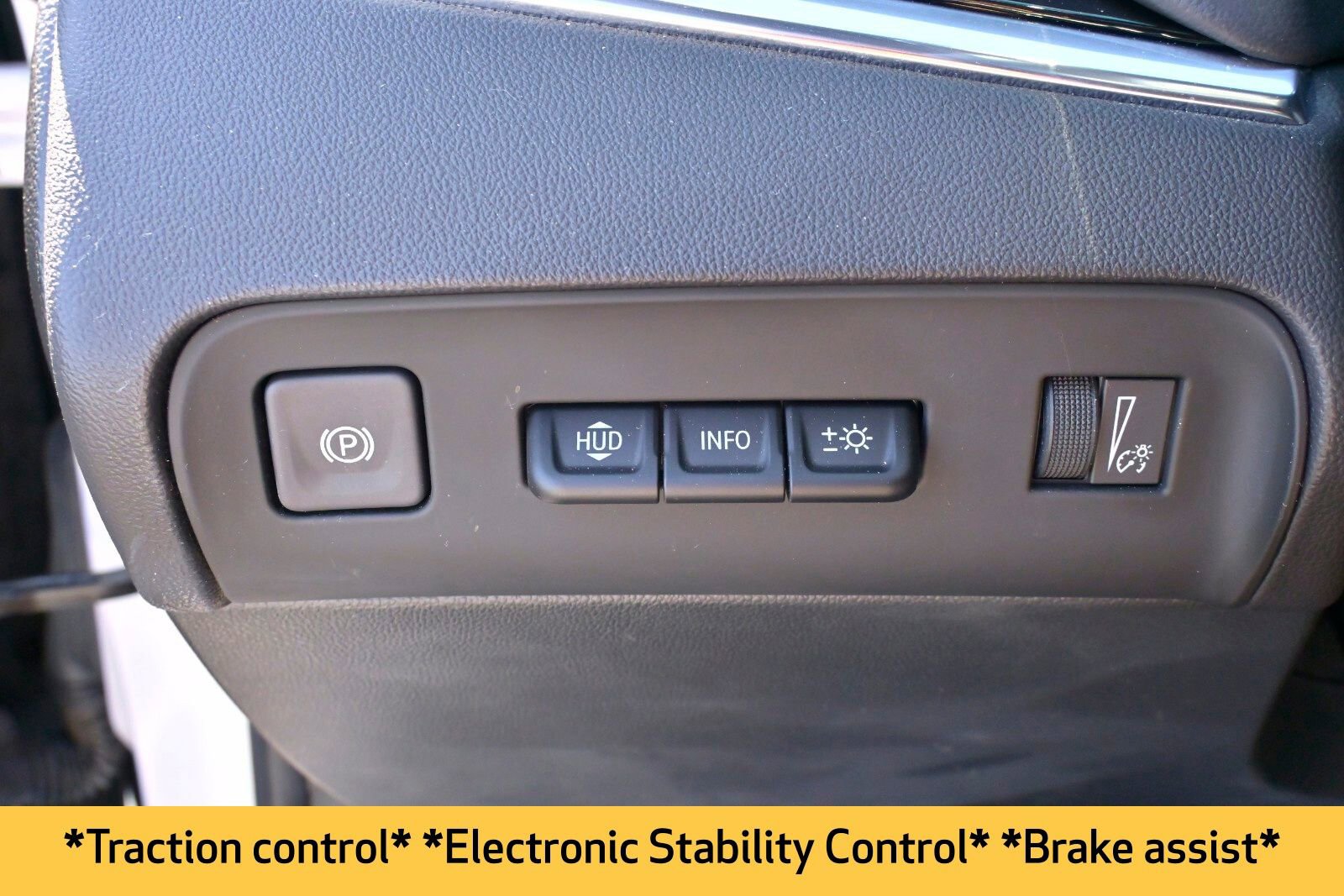 Used 2024 Buick Enclave Avenir w/ Avenir Technology Package image 14