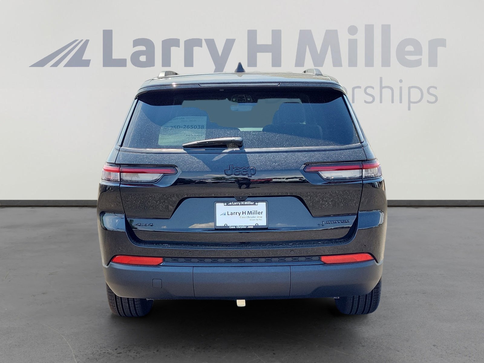 New 2025 Jeep Grand Cherokee L Limited w/ Black Appearance Package image 5