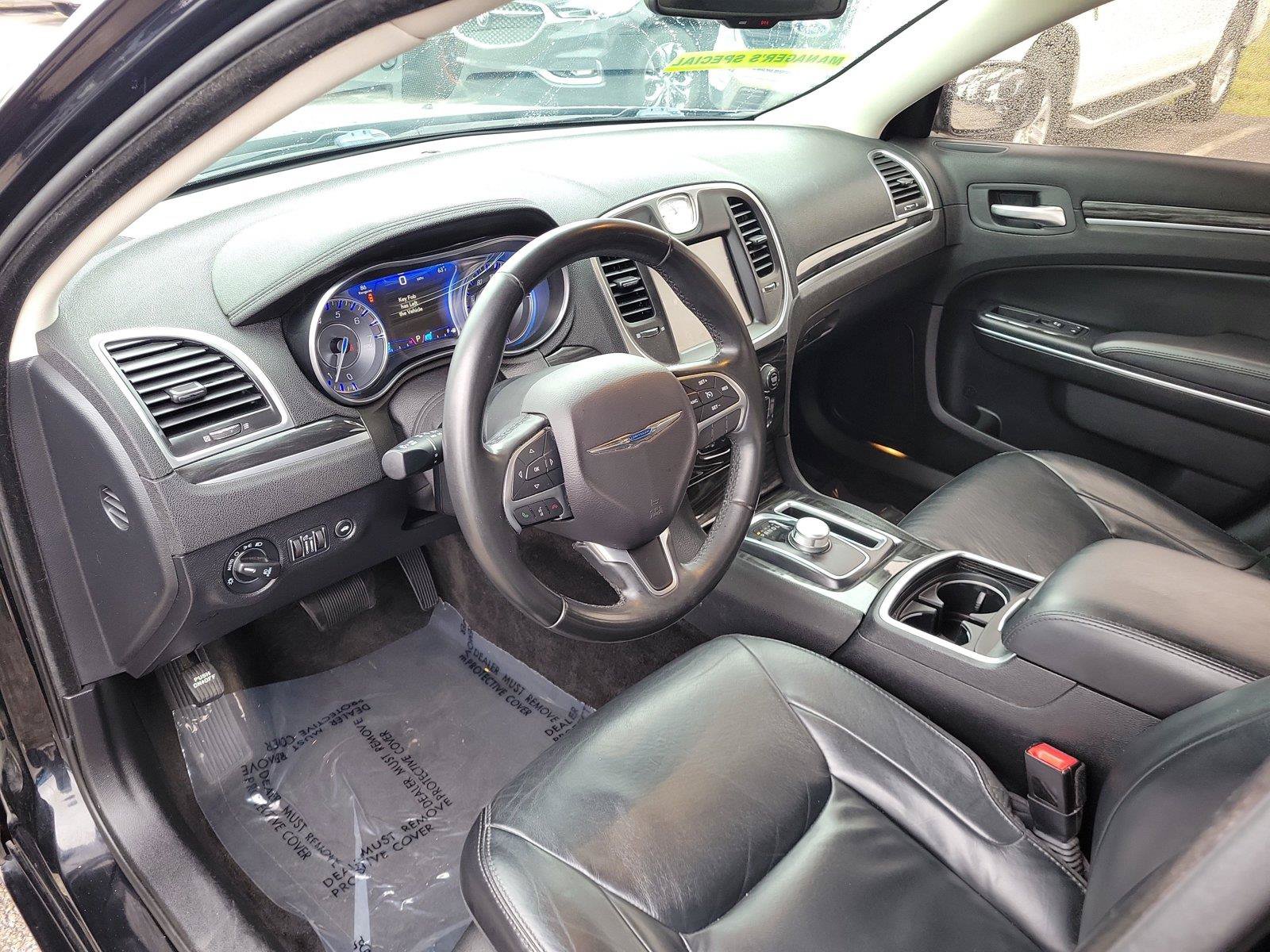 Used 2016 Chrysler 300 Limited RWD image 17
