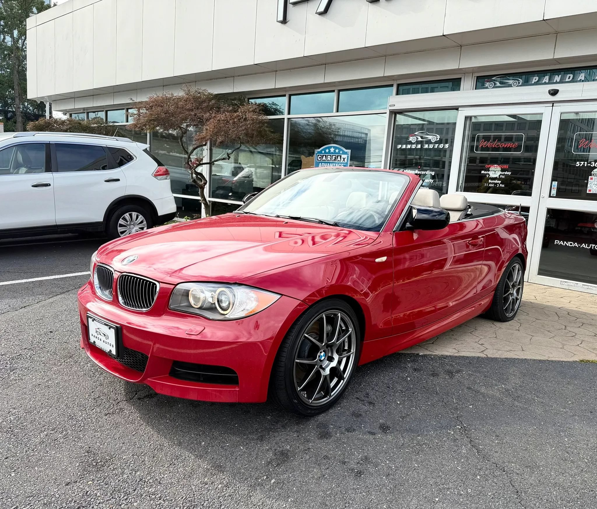 Used 2011 BMW 135i Convertible RWD image 11