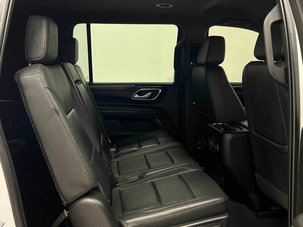 Used 2022 Chevrolet Suburban LT AWD/4WD image 36