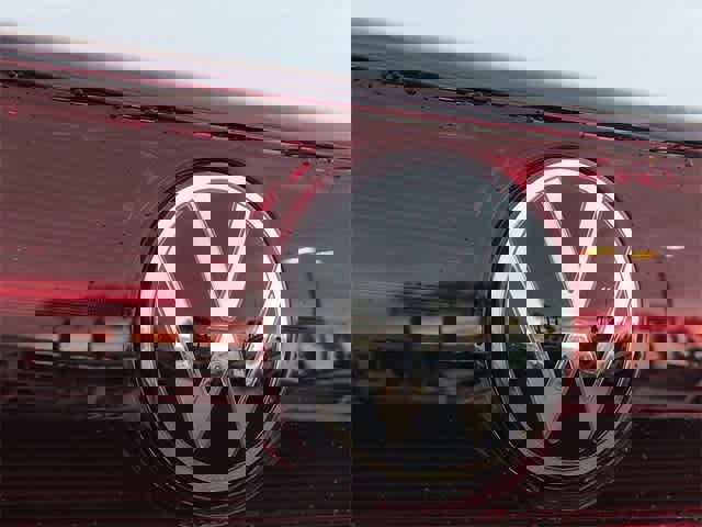 Used 2024 Volkswagen Atlas SEL Premium R-Line image 12