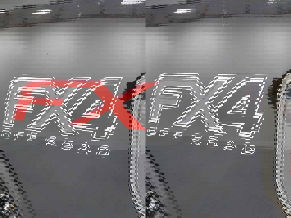 Used 2014 Ford F150 FX4 w/ Equipment Group 402A Luxury image 10