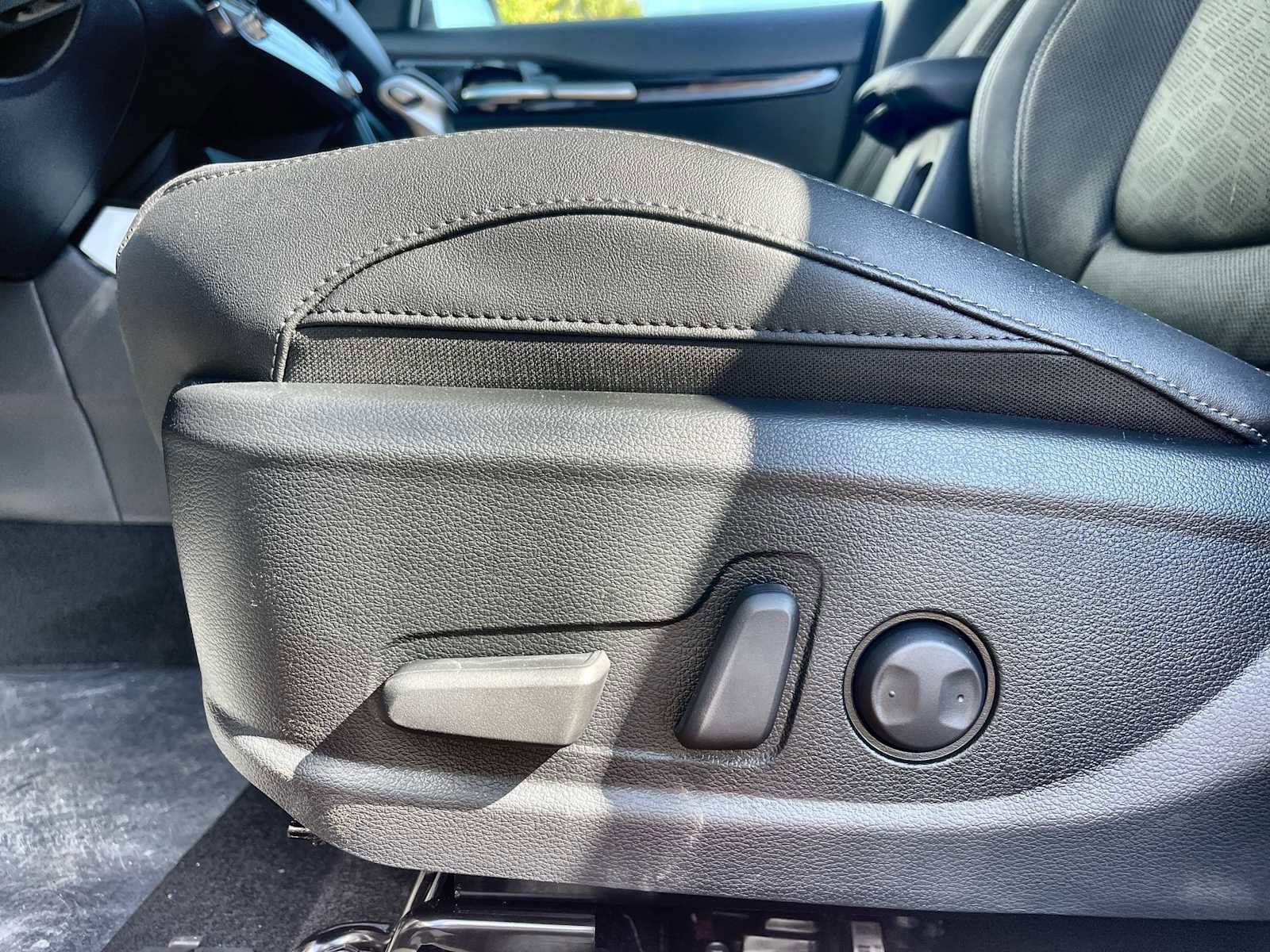 Certified 2025 Kia Seltos EX w/ EX Sunroof Package image 12