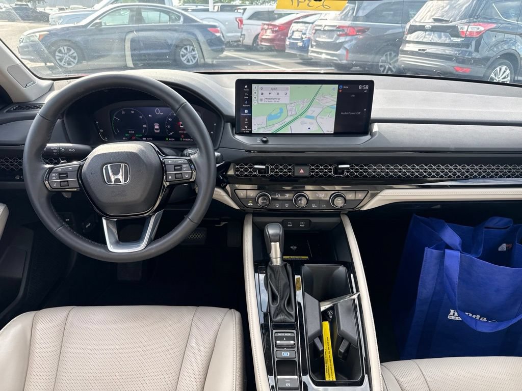 Used 2023 Honda Accord Touring image 17