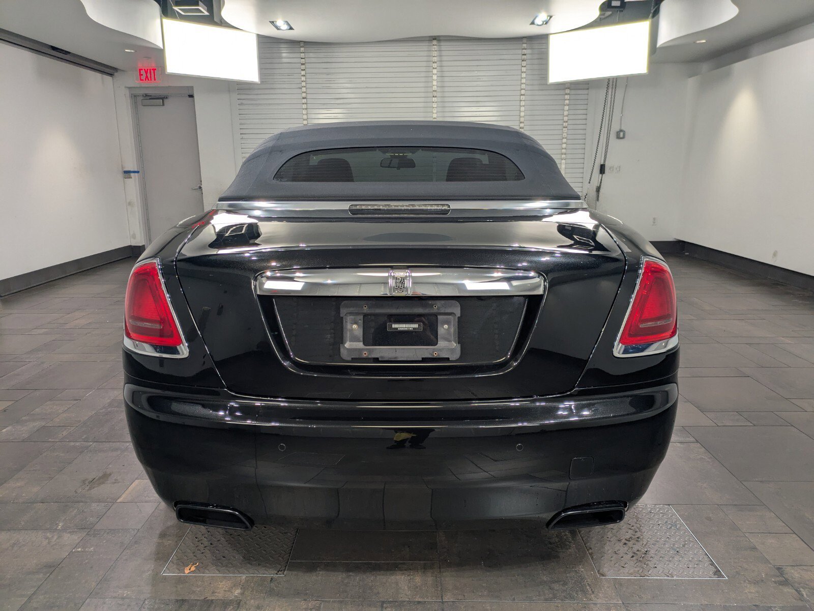 Used 2019 Rolls-Royce Dawn image 29