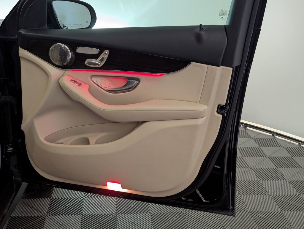 Used 2020 Mercedes-Benz GLC 300 image 89