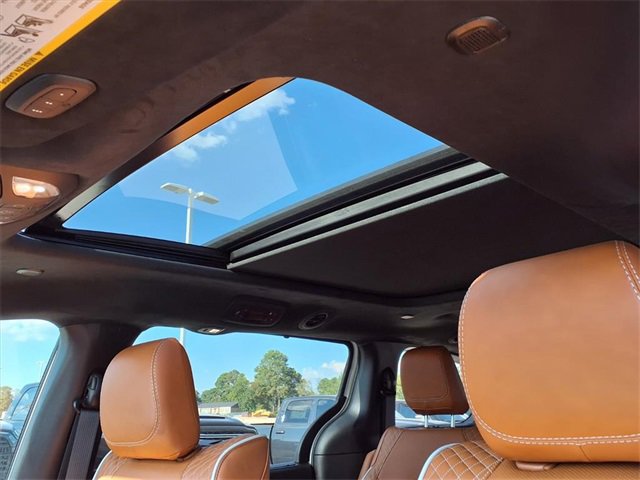 New 2026 Chrysler Pacifica Pinnacle image 10