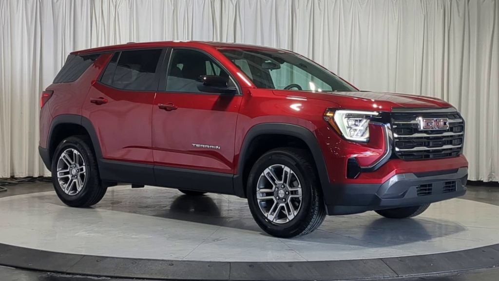 Used 2025 GMC Terrain Elevation FWD image 2