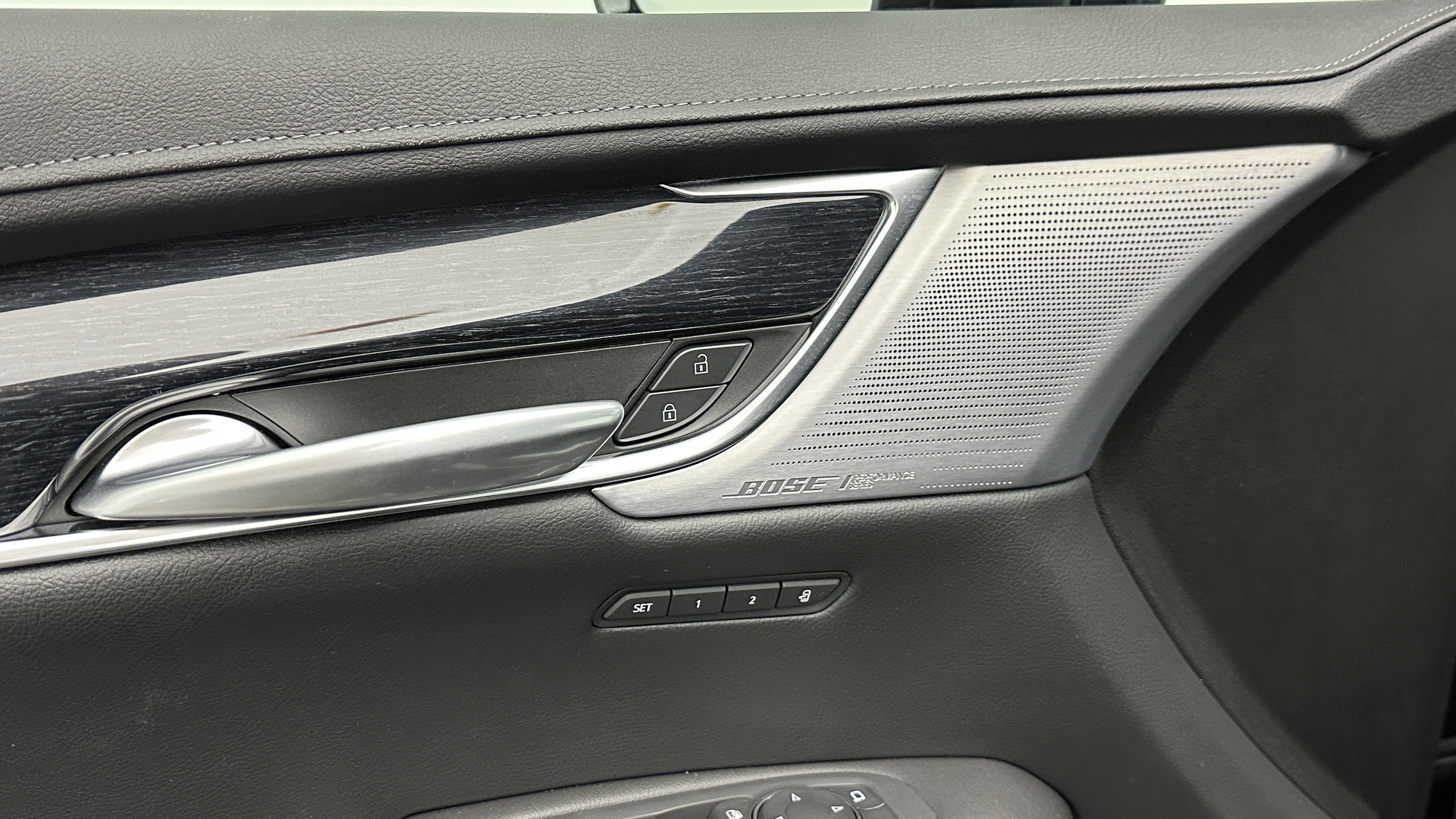 Used 2025 Cadillac XT5 Premium Luxury image 15