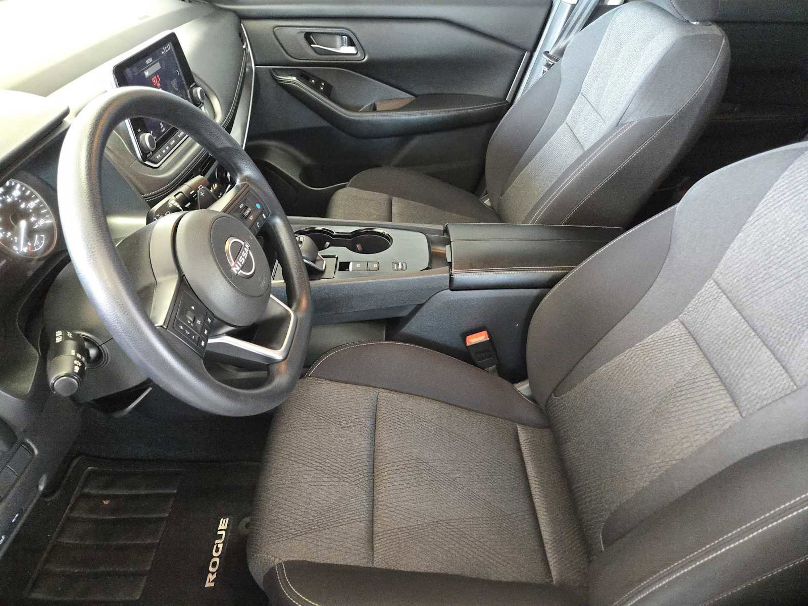 Used 2024 Nissan Rogue SV FWD image 13