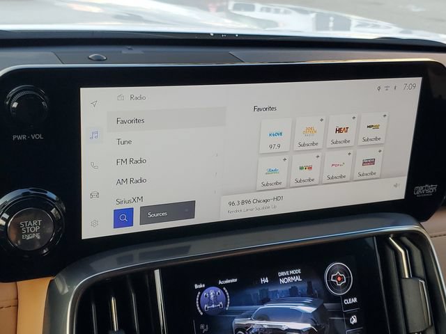 Used 2024 Lexus LX 600 4WD w/ Appearance Package image 27