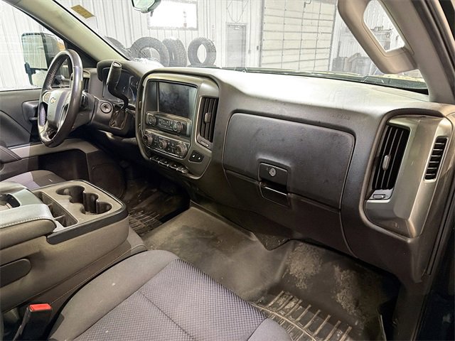 Used 2018 Chevrolet Silverado 1500 LT w/ Midnight Edition image 12