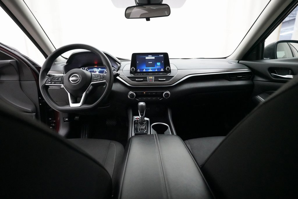 Used 2024 Nissan Altima 2.5 SV image 5