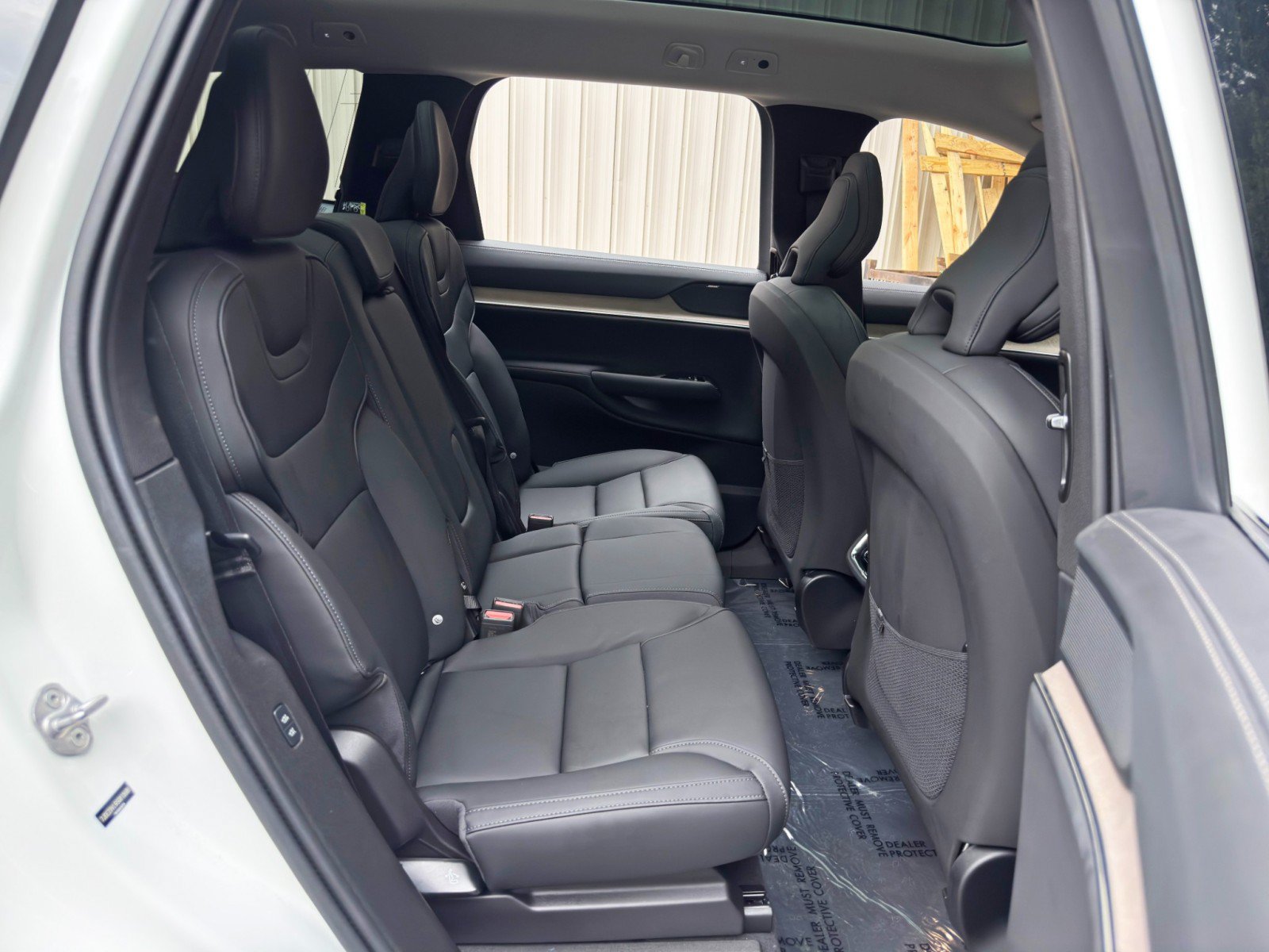 Used 2025 Volvo EX90 Ultra AWD/4WD image 38