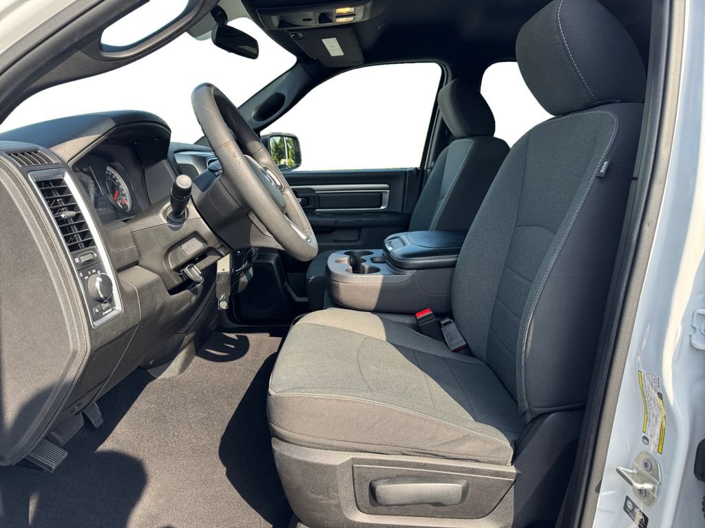 Used 2024 RAM 1500 Warlock RWD image 9