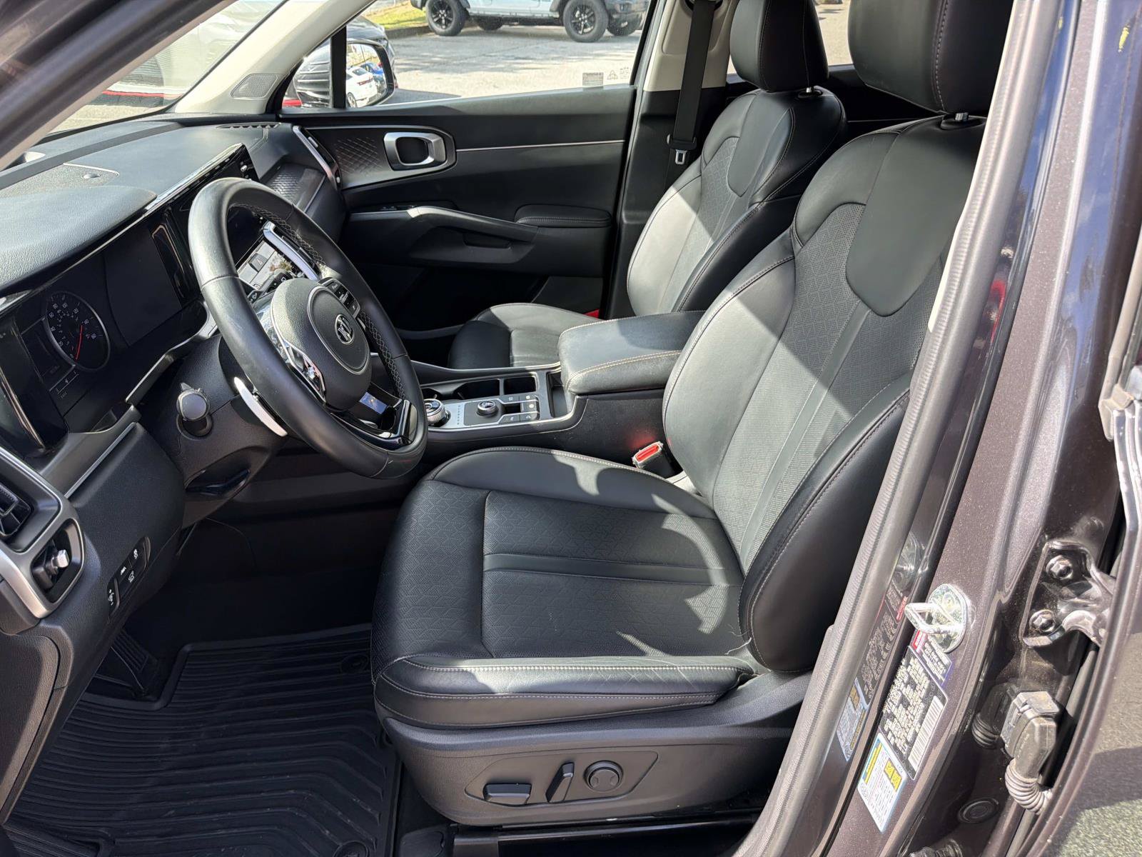 Used 2021 Kia Sorento EX FWD image 2