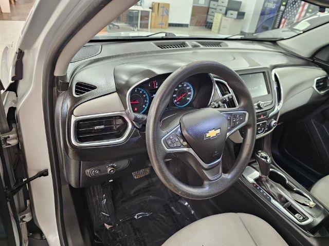 Used 2018 Chevrolet Equinox LS FWD image 13