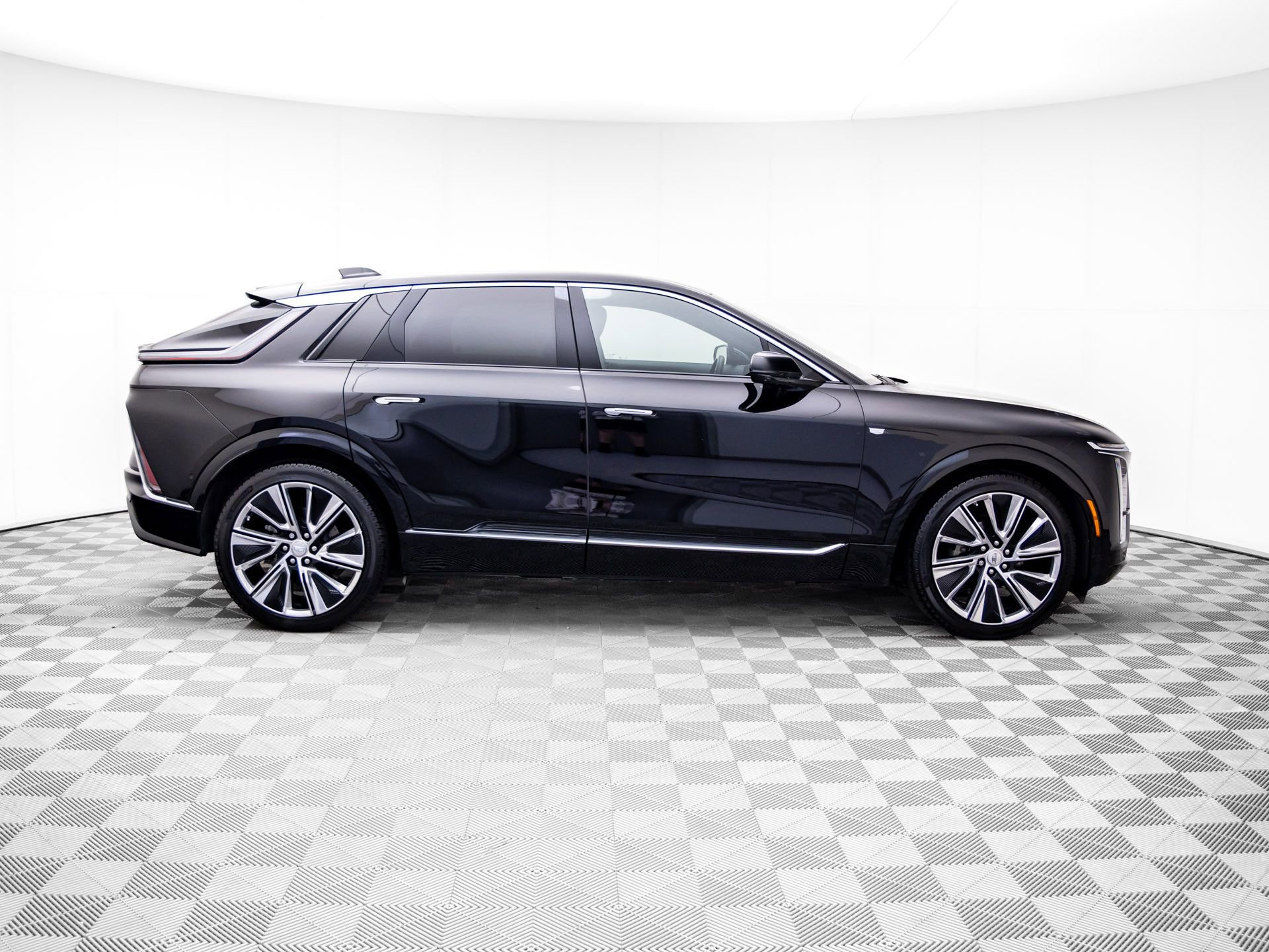 Certified 2025 Cadillac Lyriq Luxury w/ LPO, Floor Liner Package image 7