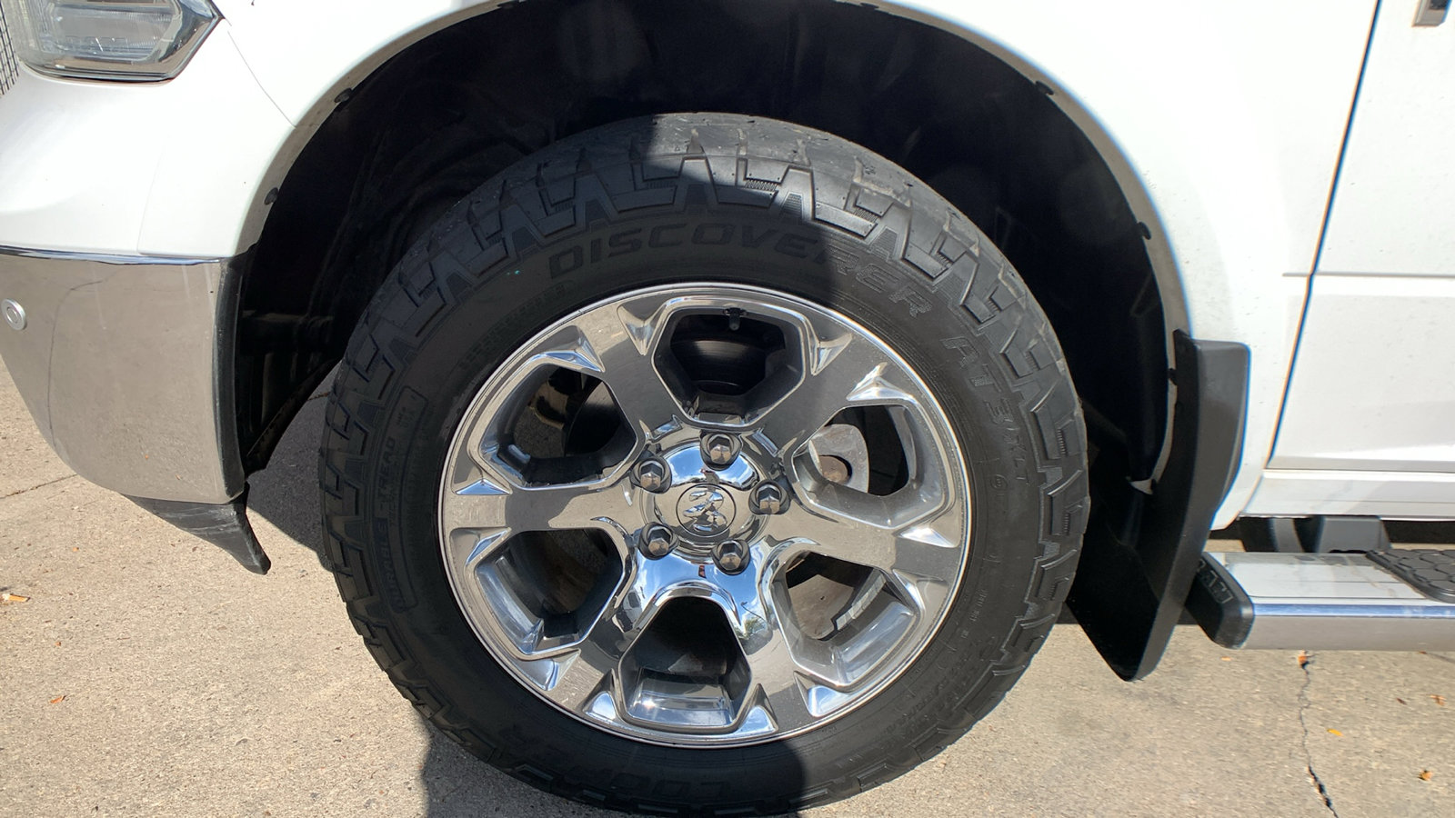 Used 2018 RAM 1500 Laramie image 10