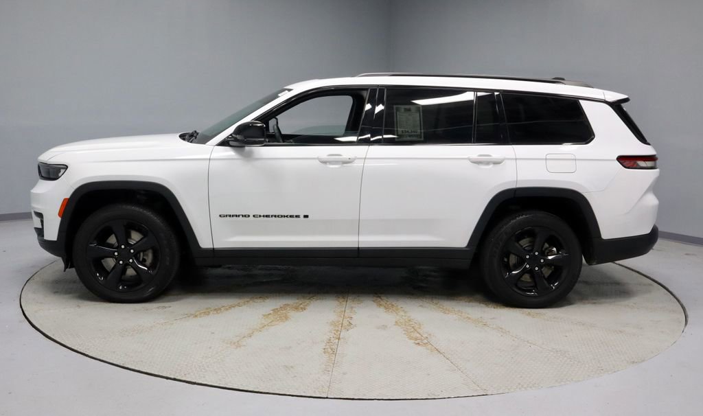 Used 2023 Jeep Grand Cherokee L Laredo AWD/4WD image 8