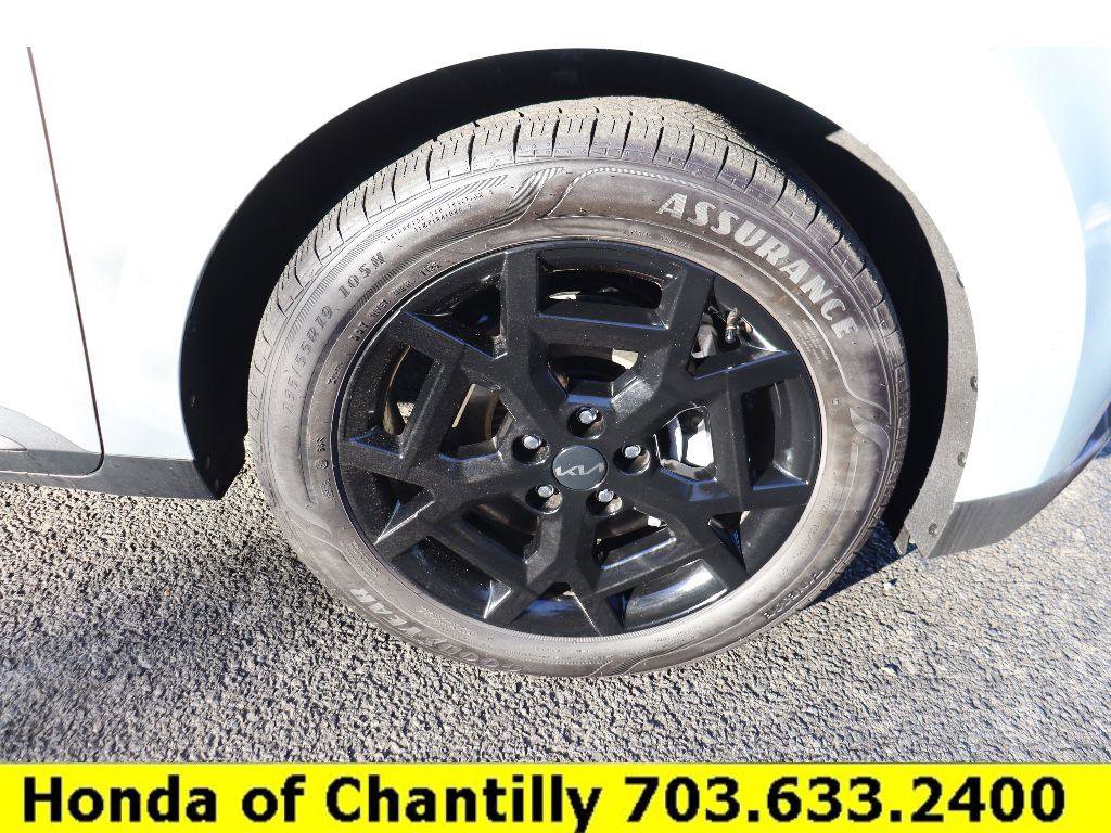 Used 2026 Kia Carnival SX w/ SX Dark Edition Package image 32