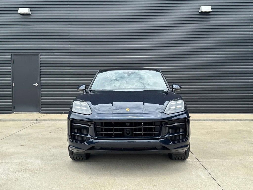 Certified 2025 Porsche Cayenne S image 10