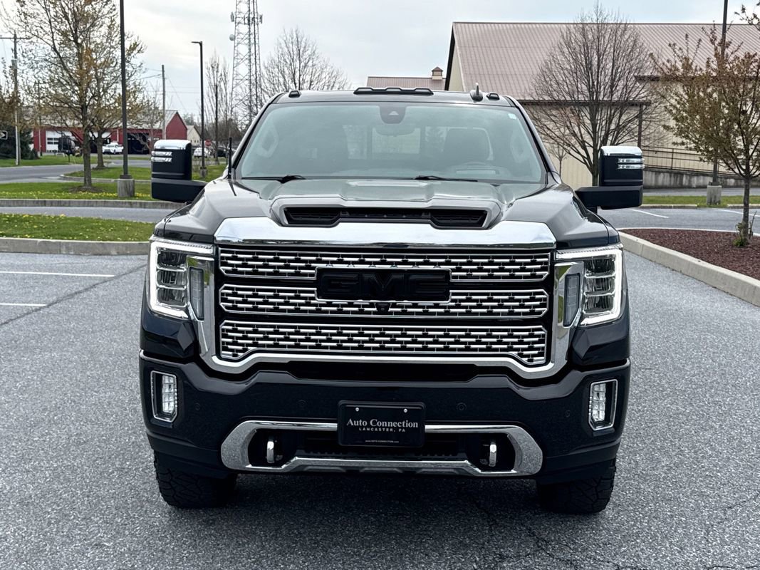 Used 2021 GMC Sierra 2500 Denali w/ Denali Black Diamond Edition AWD/4WD image 3